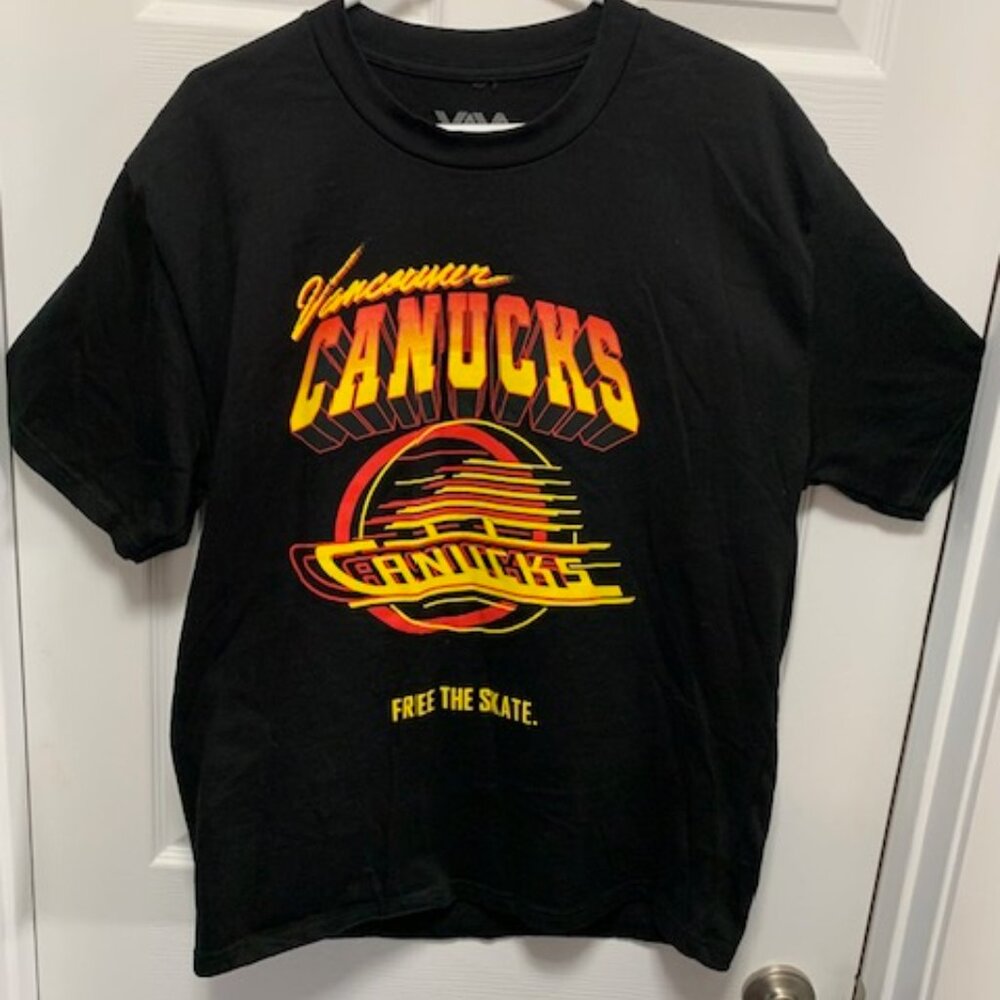 VANCOUVER CANUKS MENS  TOUR TSHIRT